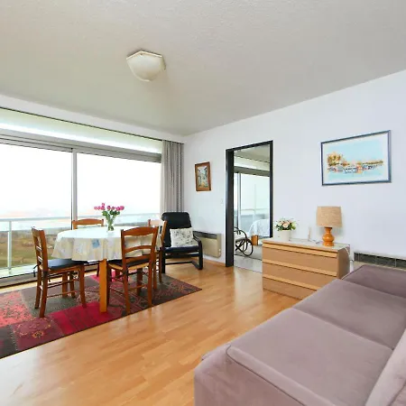Apartment Ref- 702 By Interhome *